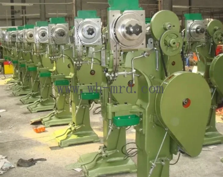 Brake lining riveting machine